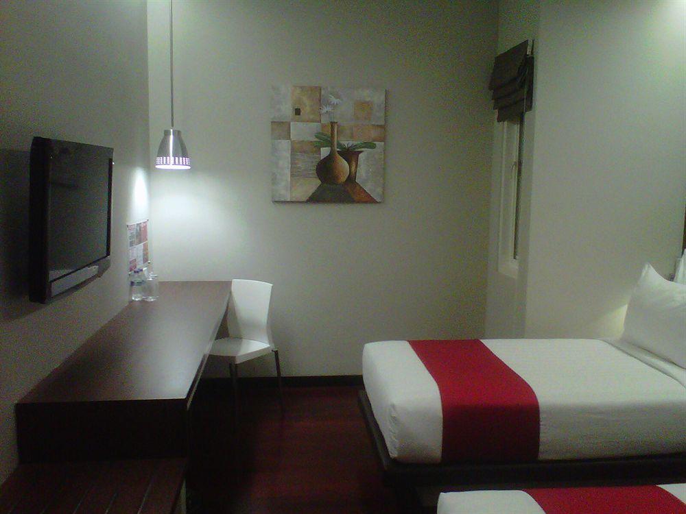Hotel Neo Gubeng By Aston Surabaya Eksteriør billede
